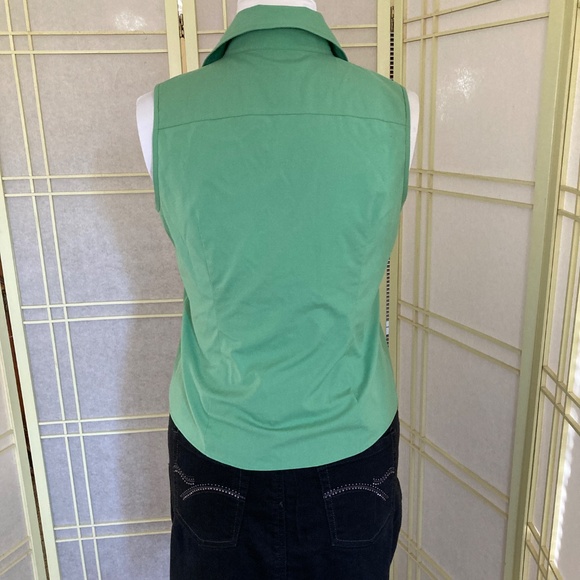 Green Sleeveless Women's Top - Picture 12 of 13